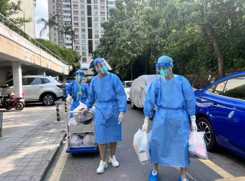 我院志愿者前往社区支援抗疫